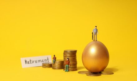 Comparison of annuity and index fund growth over time for retirement planning