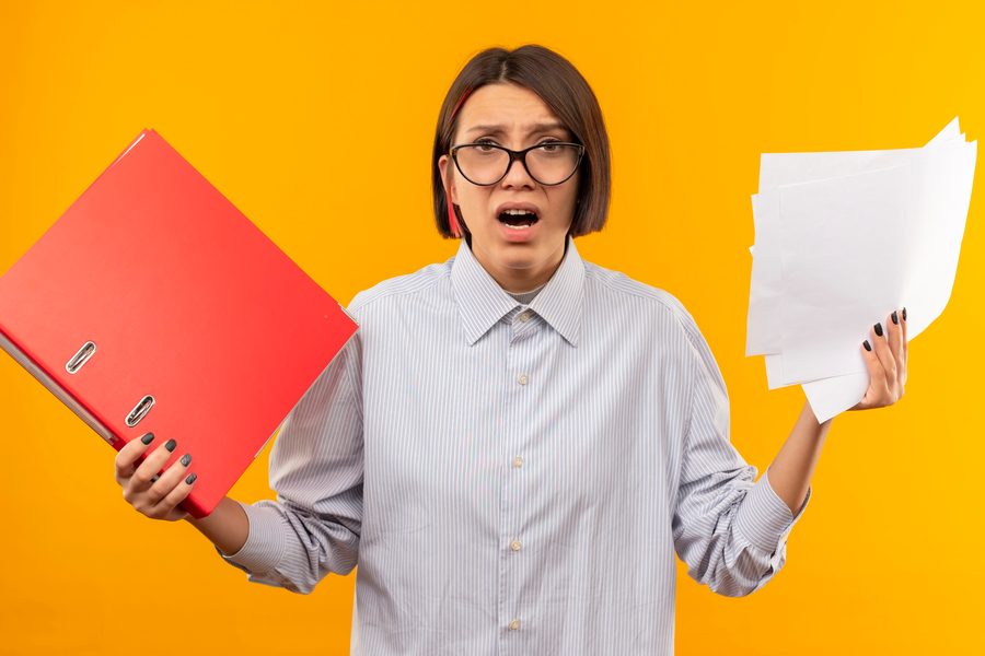 Spanish banks froze 52,000 accounts in May 2025 for expired KYC documents