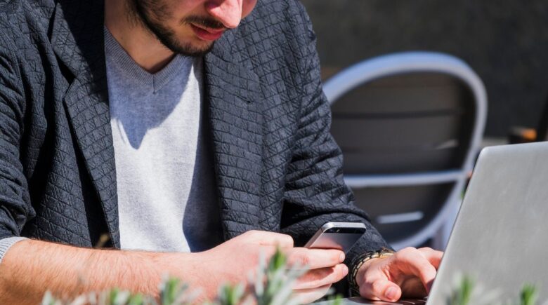 Freelancers in California using fintech apps for tax management and business banking