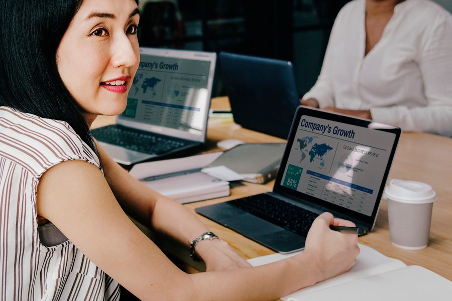 Decision flow: EOR vs owned-entity payroll software for remote teams