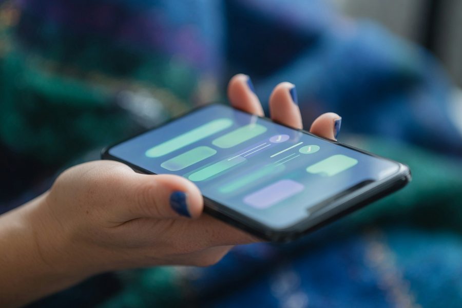 Comparison of savings APYs on student phones