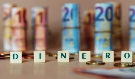 Comparison chart showing fintech wallet fees versus traditional bank charges for 2026