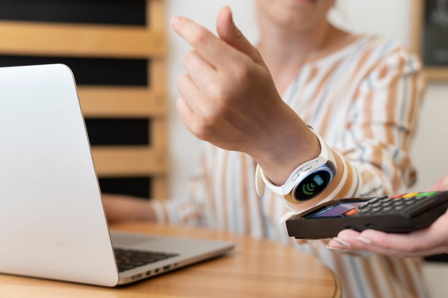 AI risk scoring vs. traditional fraud rules: decision speed and accuracy comparison