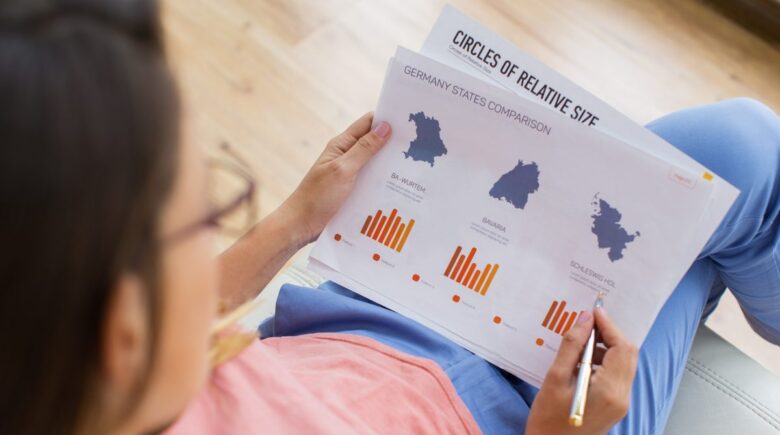 Comparison of AI identity monitoring and claims analytics dashboards for detecting synthetic identity fraud